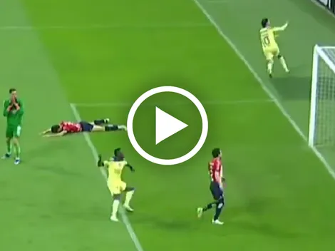 El polémico festejo de Julián Quiñones a Alan Mozo en el autogol de Chivas