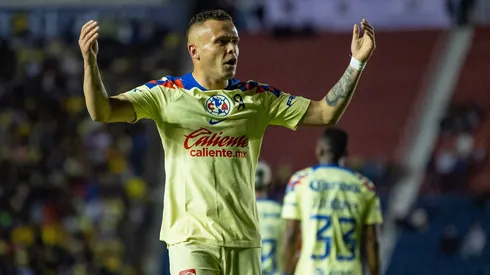 La polémica foto del Cabecita Rodríguez mientras se jugaba el América vs Atlas