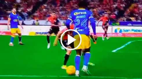 Javairo Dilrosun se lució en la victoria ante Atlas