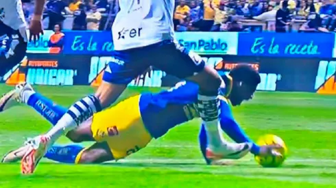 Equivocados comentarios sobre la mano de Javairo Dilrosun.