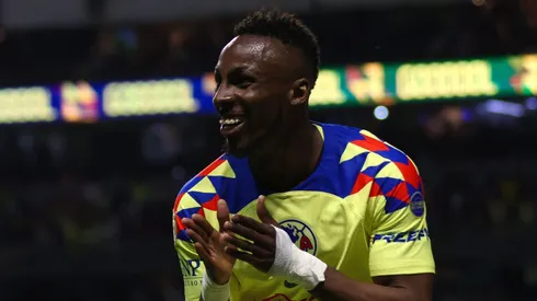Julián Quiñones busca su primer gol en Clásicos Capitalinos.