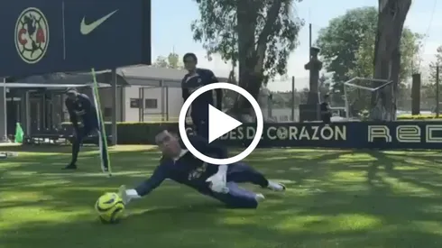 Ángel Malagón demuestra en entrenamiento el liderazgo que ha ganado en el América