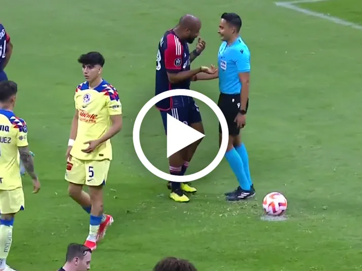 ¿Discusión entre Kevin Álvarez y Brian Rodríguez por el penal ante New England?