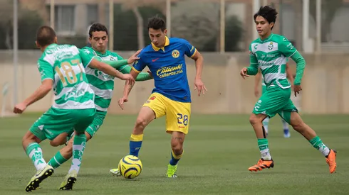 Mauro Lainez tuvo participación con la Sub 23 de América ante Santos.