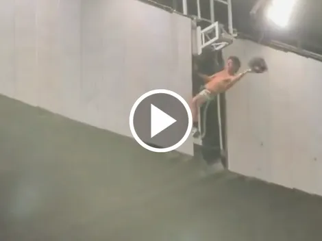 Fan de América celebra el BI desde el techo del Azteca