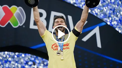 Así fue el festejo de Henry Martín con Santiago Baños.