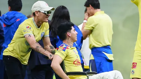 Kevin Álvarez no se perdió los festejos del América