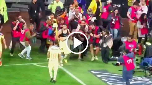 Chicote Calderón felicitó a Henry Martín tras su gol