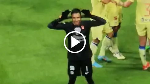 Malagón le regresó el festejo a Javier Hernández.