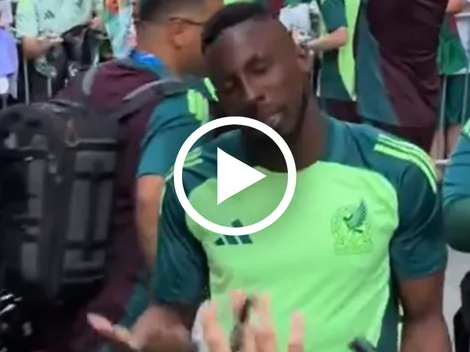 Julián Quiñones enfurece con aficionado que tira la playera de América al suelo