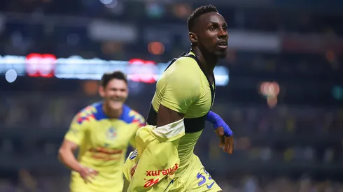 ¿Cuánto ganó América con la venta de Julián Quiñones al futbol árabe?