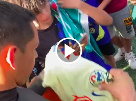 Rodolfo Cota ya firma las primeras playeras del América