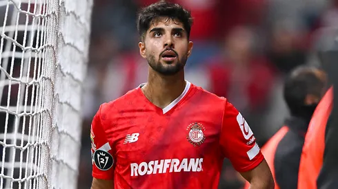 América podría fichar a Mauricio Isaís.