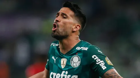 América negocia por Luan Garcia.