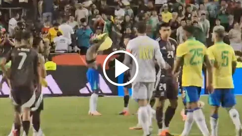 Edson se encontró con Vinicius al fin del encuentro.