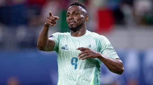 Julián Quiñones reporta con la Selección Mexicana.