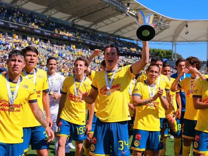 Esteban Lozano y el otro club europeo que lo buscó además de Sporting de Gijón