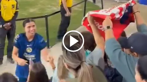 Kiana demostró su amor por los colores azulcremas.