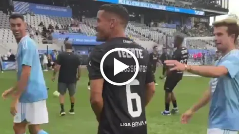 El épico saludo de Jonathan Dos Santos con dos ex jugadores del Barcelona