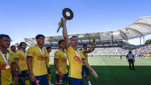 Fidalgo la rompió con una tremenda postal.