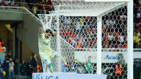 Henry Martín sorprendió a todos con el festejo.