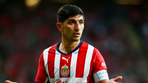 Guzmán se llevaría a Araujo a Chivas.