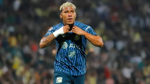 Roger Martínez presumió el video de su canción.