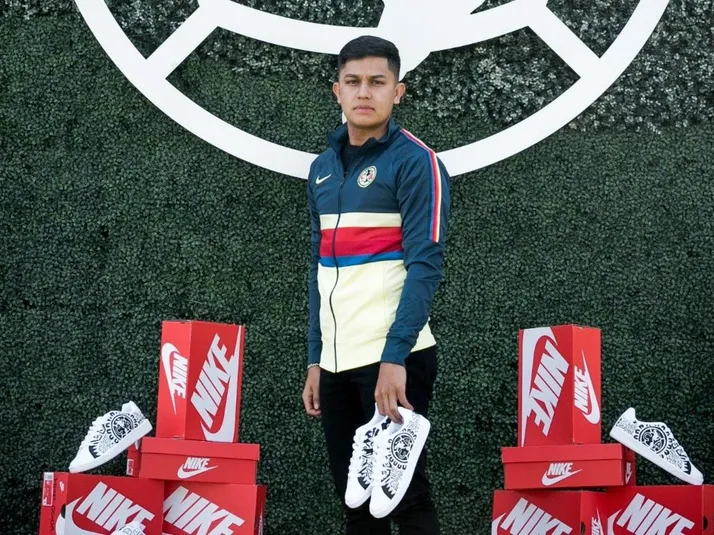 El artista que decoró los tenis de todos los jugadores de América