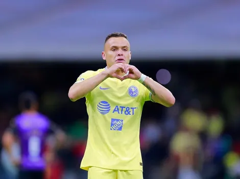 Jonathan Rodríguez besó el escudo de América