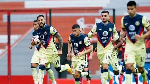 Emanuel Aguilera volverá al futbol argentino tras jugar en Tijuana, América y Atlas.