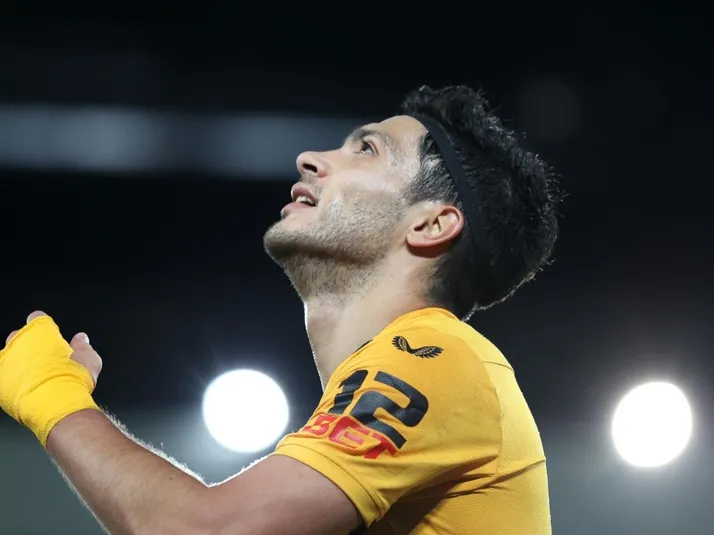 El movimiento que le daría salida a Raúl Jiménez de Wolverhampton