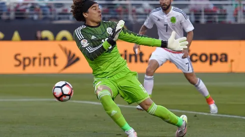 Guillermo Ochoa tiene una historial negativo como portero.