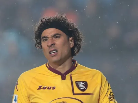 Guillermo Ochoa se queda sin entrenador en Italia