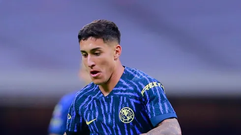 Zendejas comienza su carrera internacional.