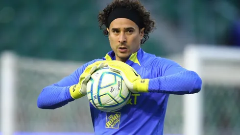 Guillermo Ochoa se va del Club América