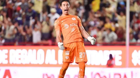 Óscar Jiménez tiene un pie afuera de América.