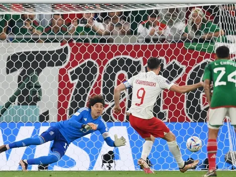 Memo Ochoa le atajó el penal a Lewandowski y mantiene con vida a México