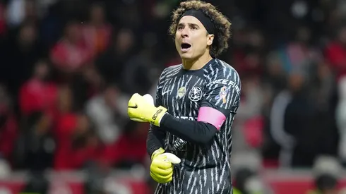 Guillermo Ochoa tiene su futuro al aire con América.