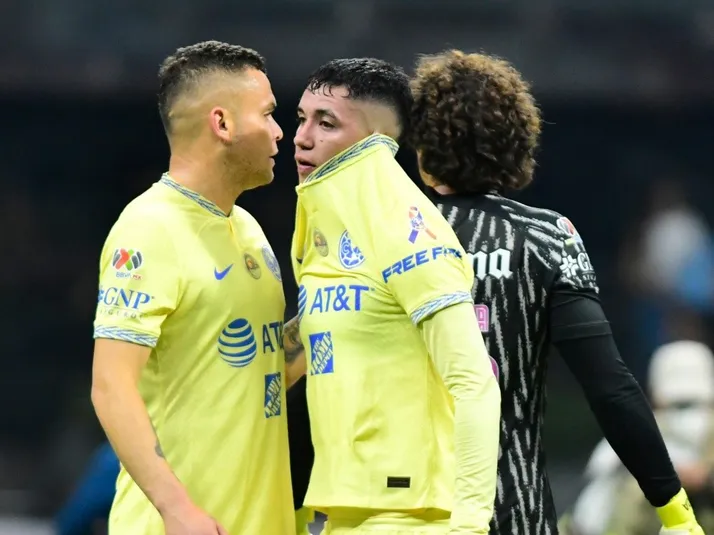 La celebración de Fernando Hierro y Amaury Vergara por la eliminación de América
