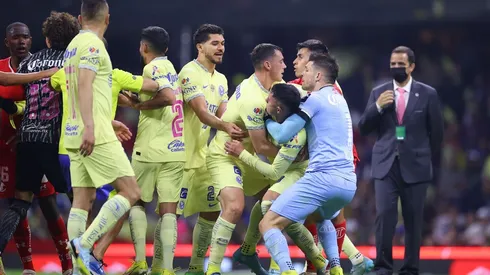 Emilio Lara se fue a los golpes tras el América vs Toluca