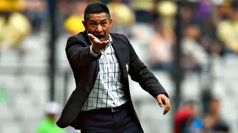 Ambriz tuvo un paso de dos torneos y medio por Coapa.