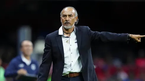 Raúl Gutiérrez y otro dardo a América.