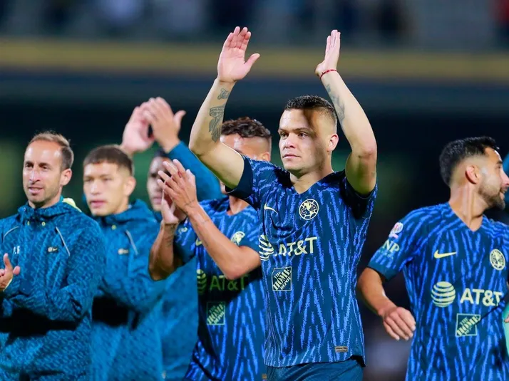 América lanza jersey por sus 106 años; aficionados arremeten contra el club