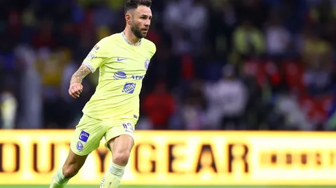 Miguel Layún se sacó la presión con un golazo.