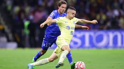 Álvaro Fidalgo hizo lo que quiso con Sebastián Córdova.