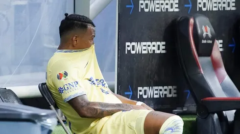 Roger Martínez no saldrá de América en este receso.