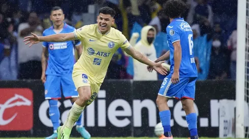 Richard Sánchez y la especialidad de la casa en el Clásico Joven.