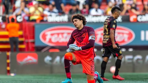 Memo Ochoa mostró una faceta que casi no le vemos en América.
