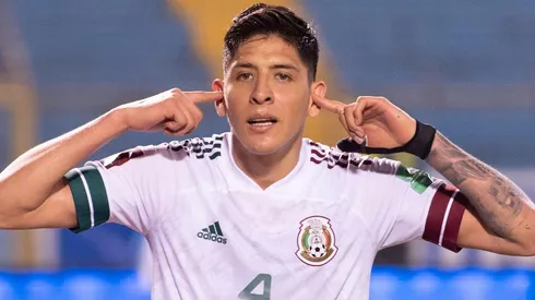 Edson Álvarez podría pasar al Manchester United.