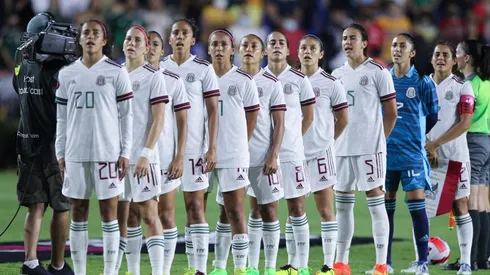 La sangre azulcrema corre por el Tri Femenil.